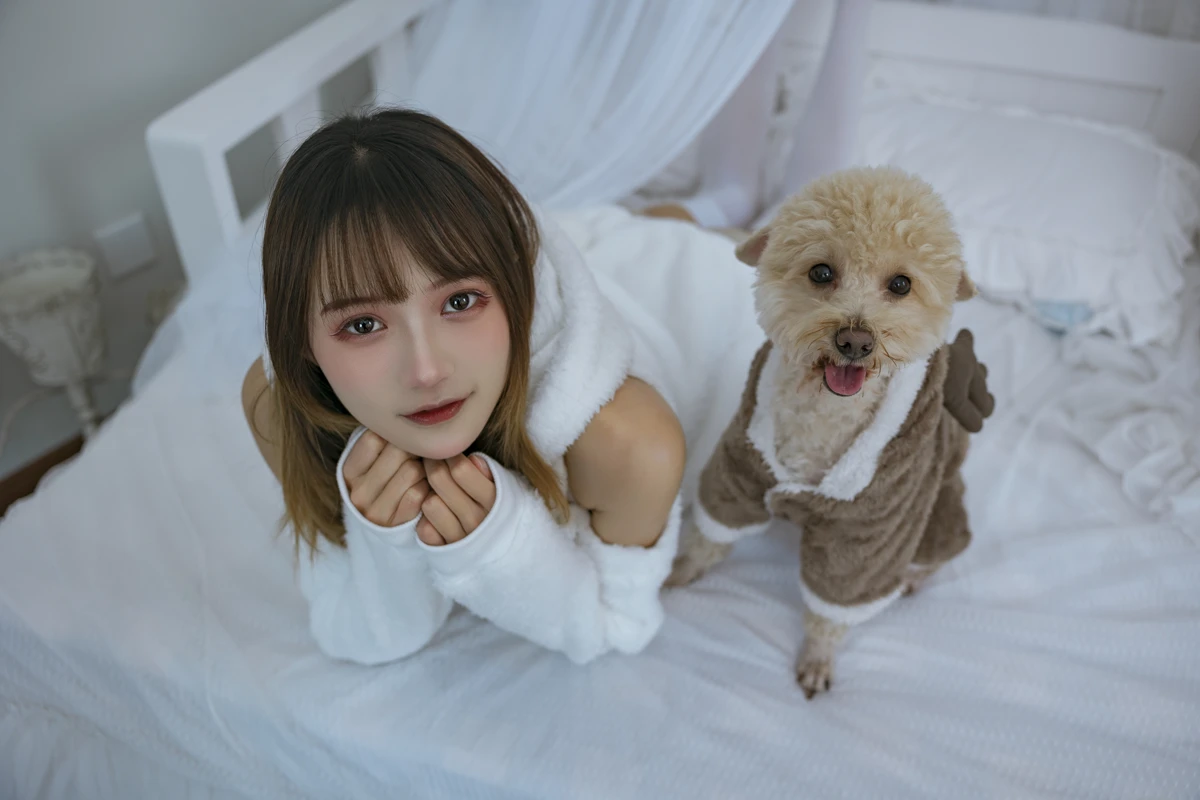 [YITUYU] 2022.12.17 Vol.2702 – Warm Girls and Pets Rabbit Zzz won't eat carrots#[24P]-11