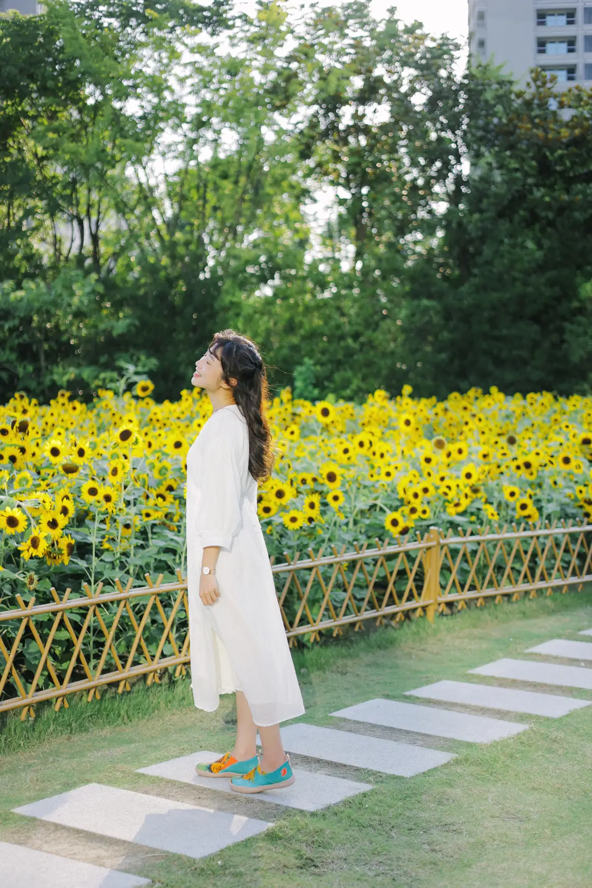 [YITUYU] 2022.08.29 Vol.1822 – Flowers and You in the Sun Fatty Blue-#[25P]-16